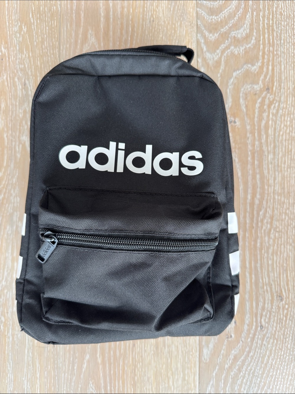adidas Unisex Santiago Insulated Lunch Bag in black & white. NWOT.